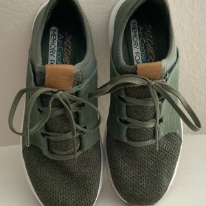 Sketchers women’s 7.5